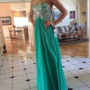 Alyce Prom/Event Gown